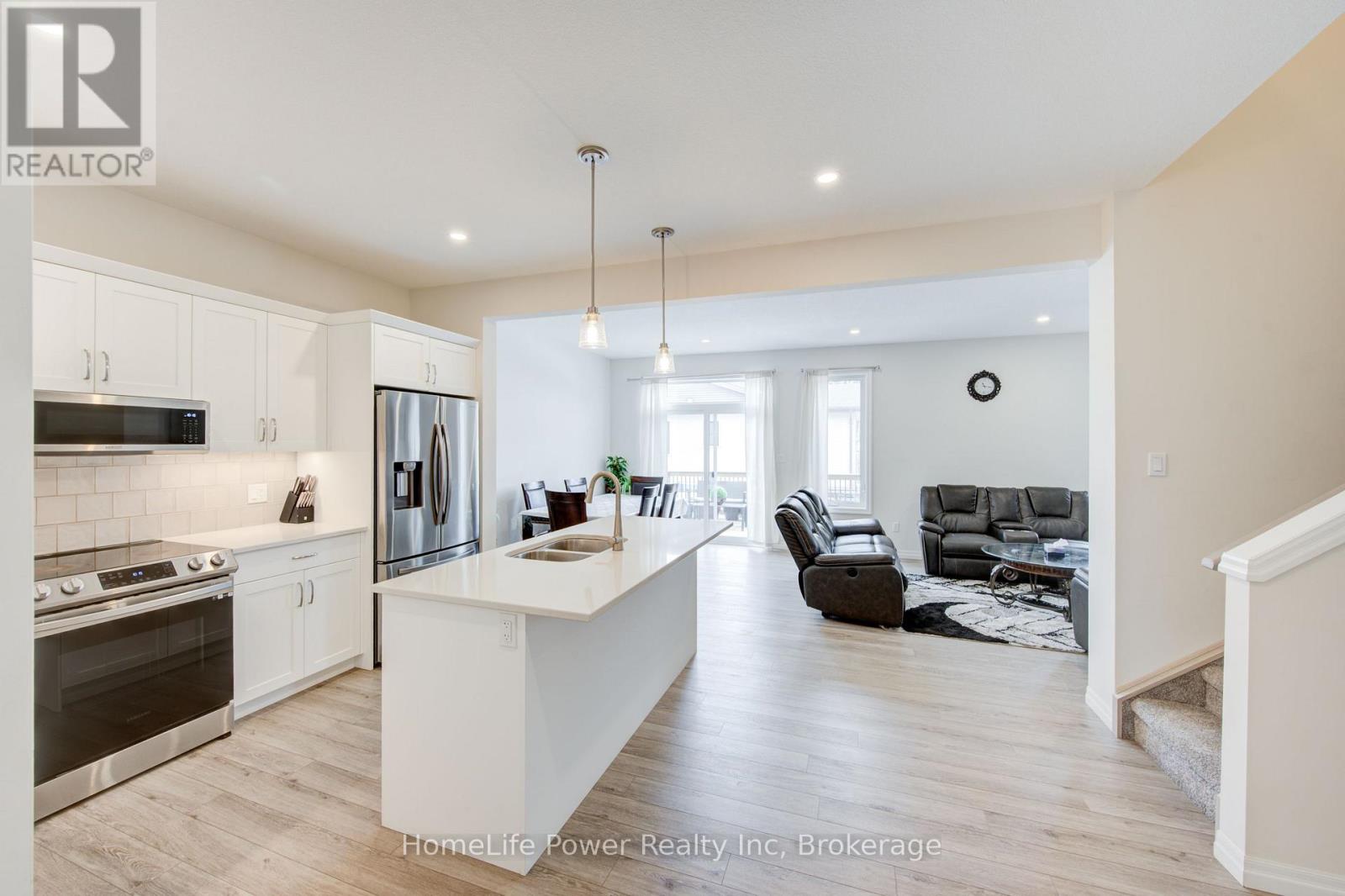 4 Braun Avenue, Tillsonburg, Ontario  N4G 0K5 - Photo 9 - X12464284