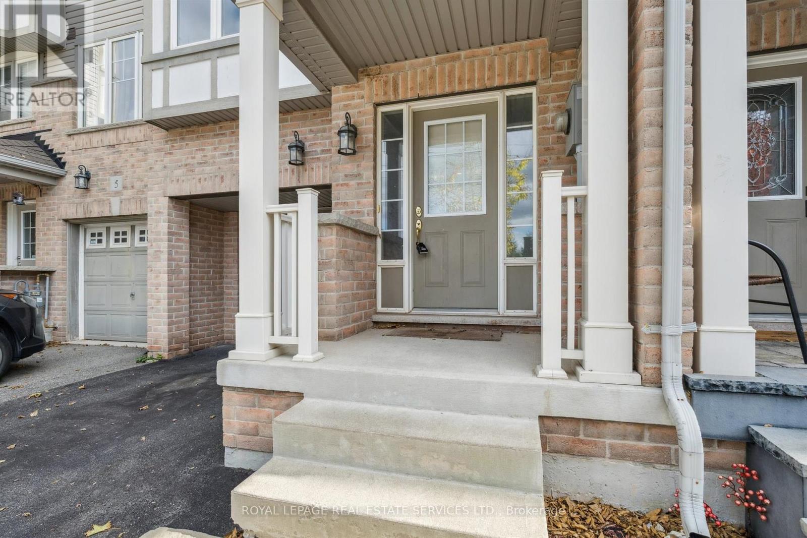 6 - 2006 Trawden Way, Oakville, Ontario  L6M 0M1 - Photo 3 - W12464197