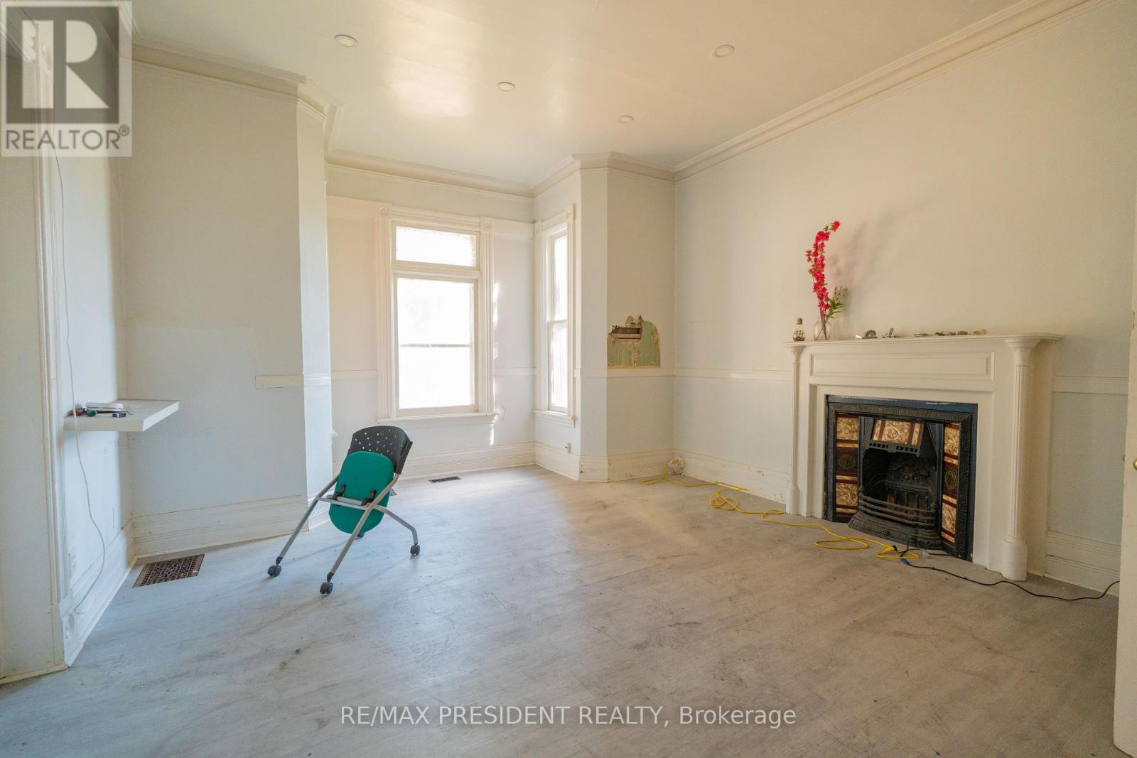2 David Street, Brampton, Ontario  L6X 1J1 - Photo 4 - W12464201