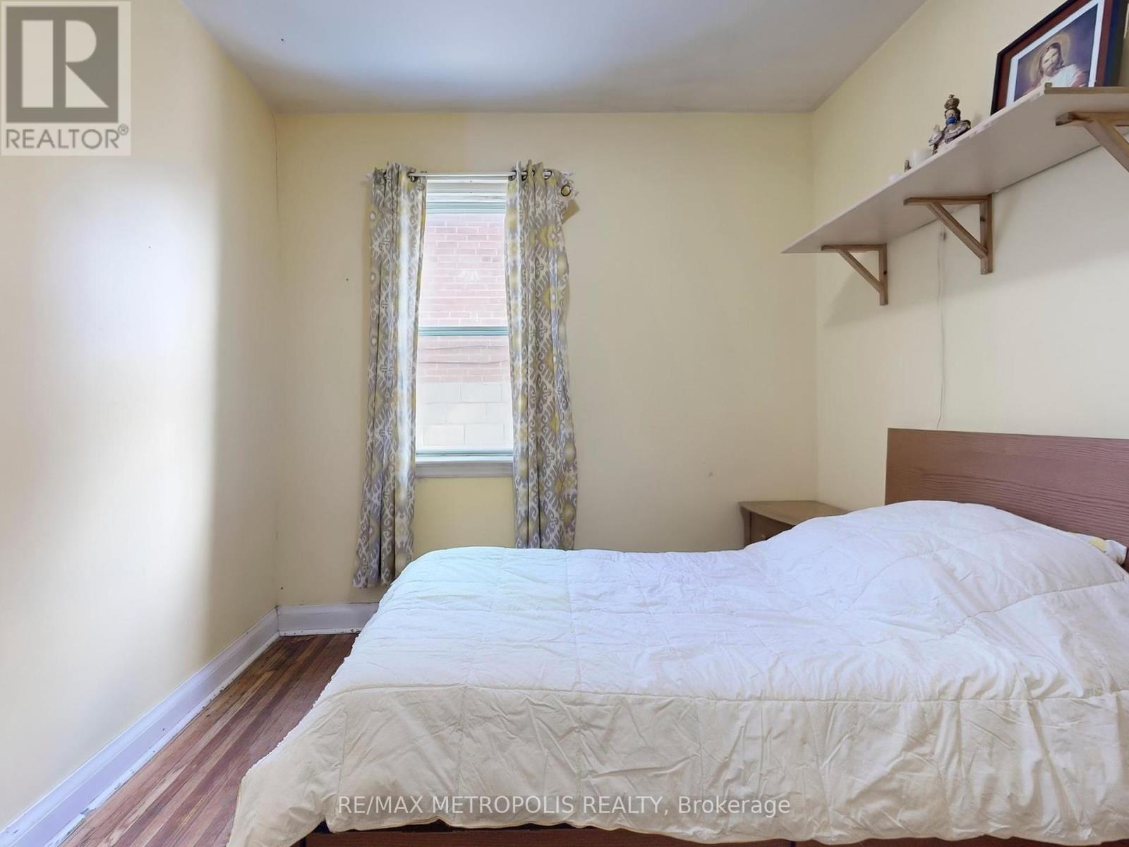 28 Eversfield Road, Toronto, Ontario  M6E 1T7 - Photo 23 - W12464206