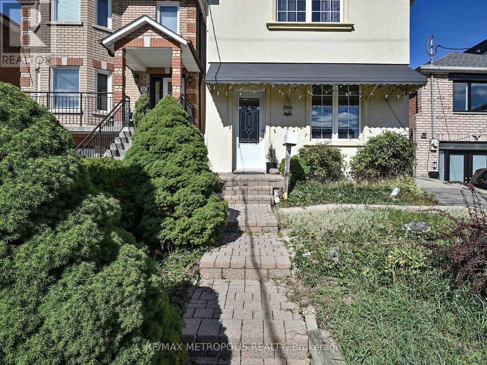 28 Eversfield Road, Toronto, Ontario  M6E 1T7 - Photo 3 - W12464206