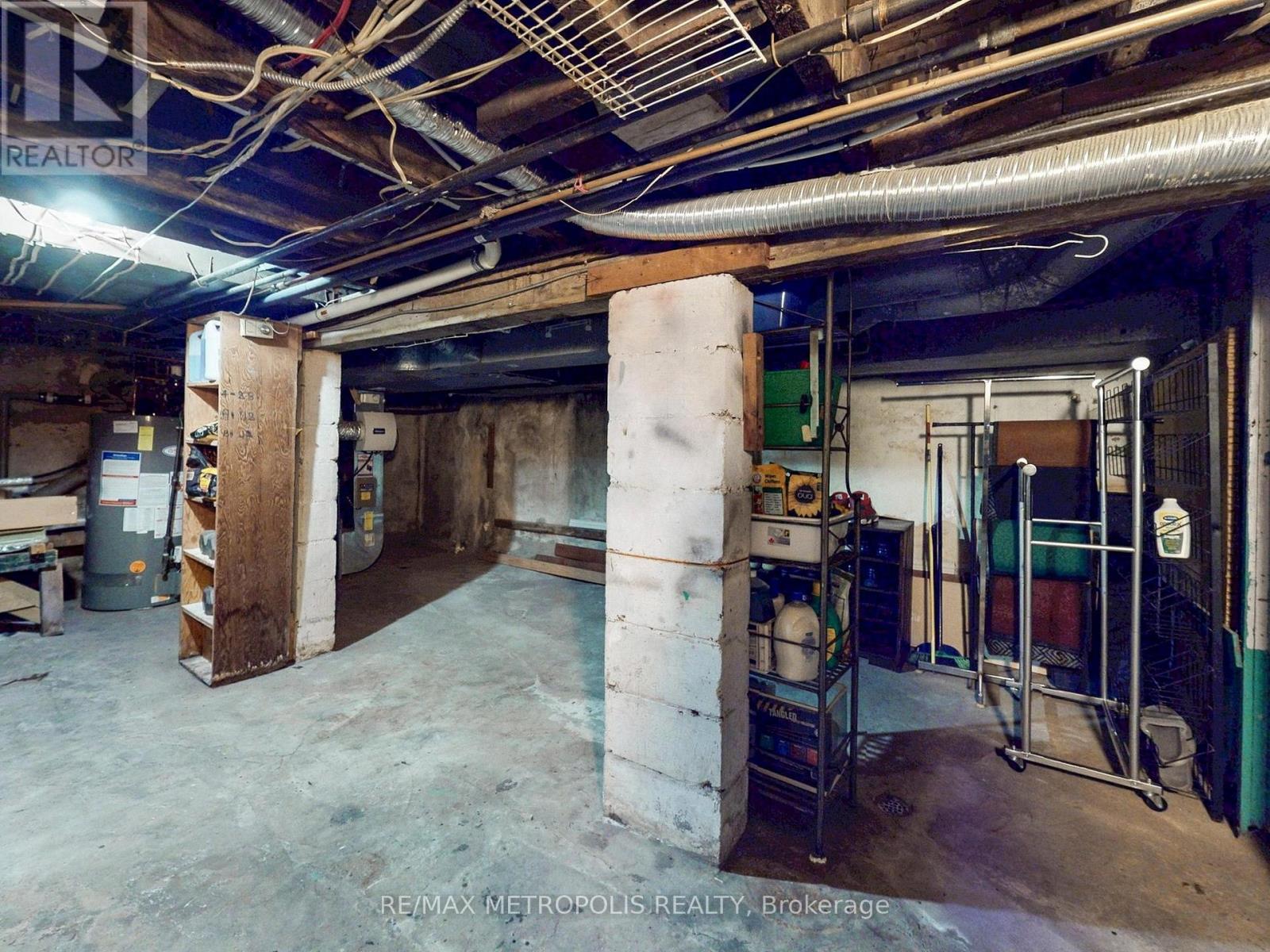 28 Eversfield Road, Toronto, Ontario  M6E 1T7 - Photo 40 - W12464206