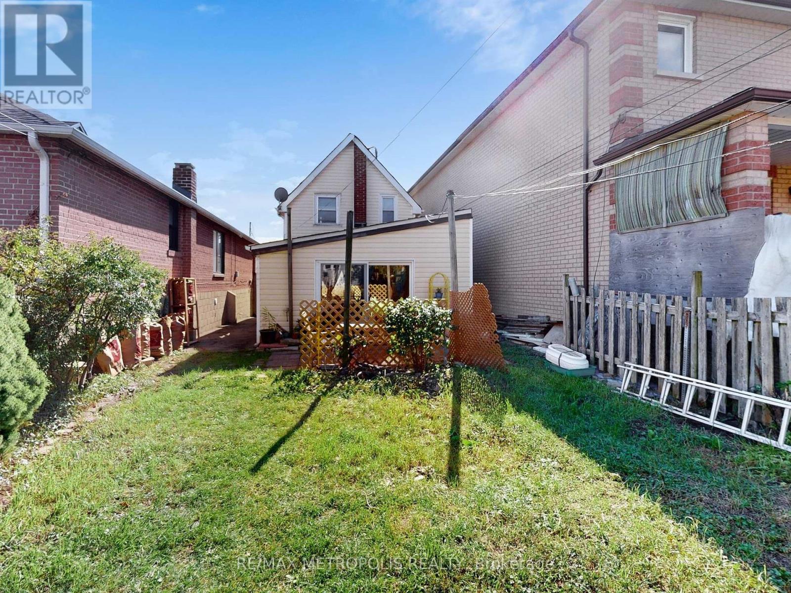 28 Eversfield Road, Toronto, Ontario  M6E 1T7 - Photo 42 - W12464206