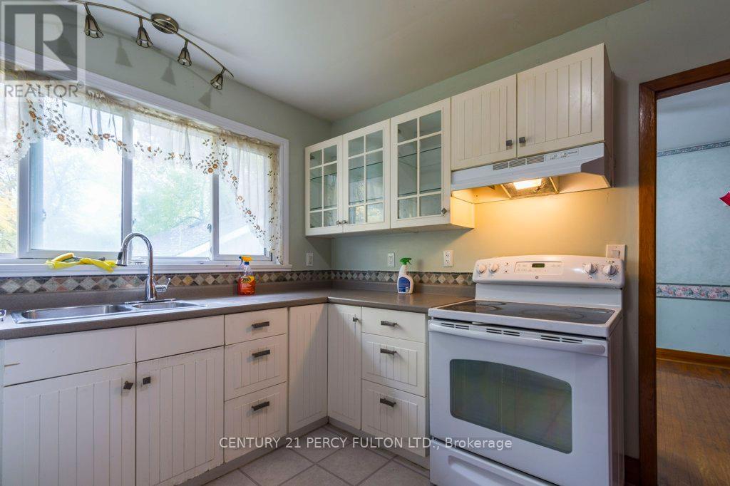 Main - 71 Prince Of Wales Drive, Belleville, Ontario  K8P 2T6 - Photo 10 - X12464187