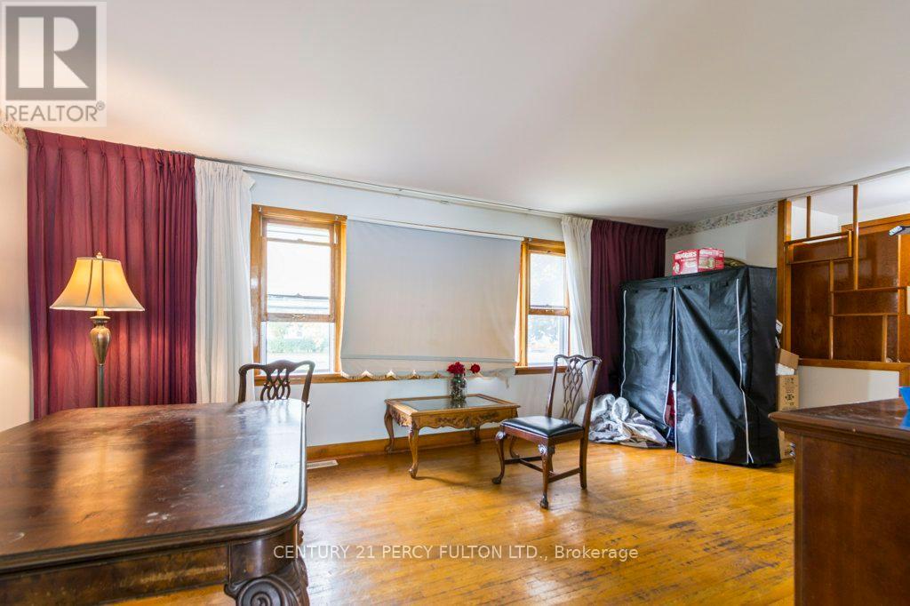 Main - 71 Prince Of Wales Drive, Belleville, Ontario  K8P 2T6 - Photo 6 - X12464187