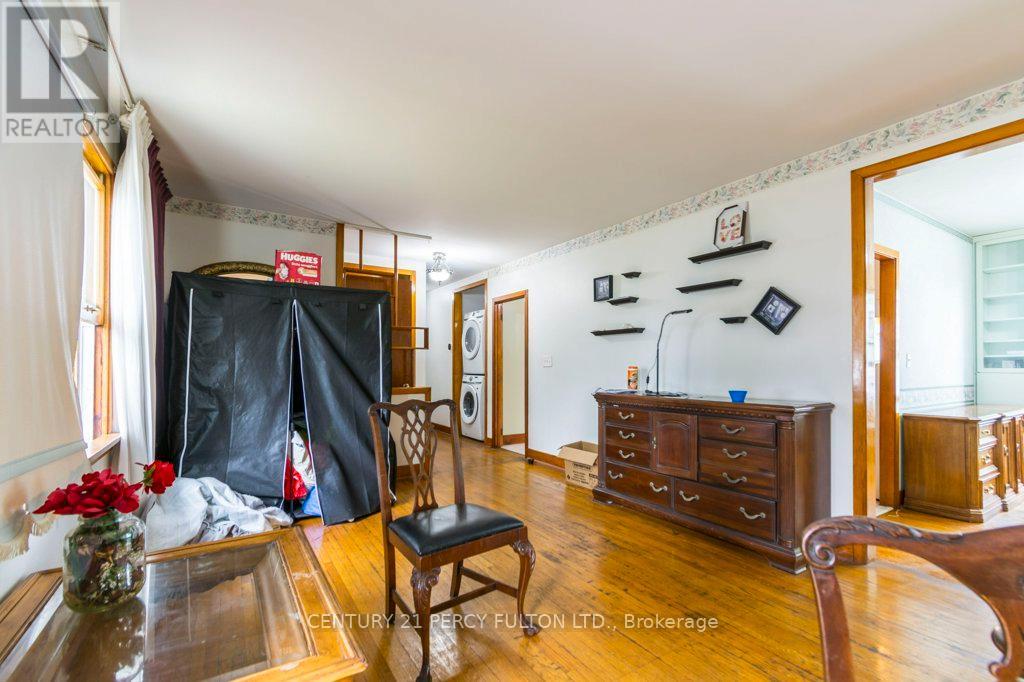 Main - 71 Prince Of Wales Drive, Belleville, Ontario  K8P 2T6 - Photo 7 - X12464187