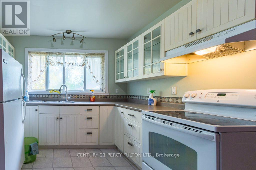 Main - 71 Prince Of Wales Drive, Belleville, Ontario  K8P 2T6 - Photo 9 - X12464187