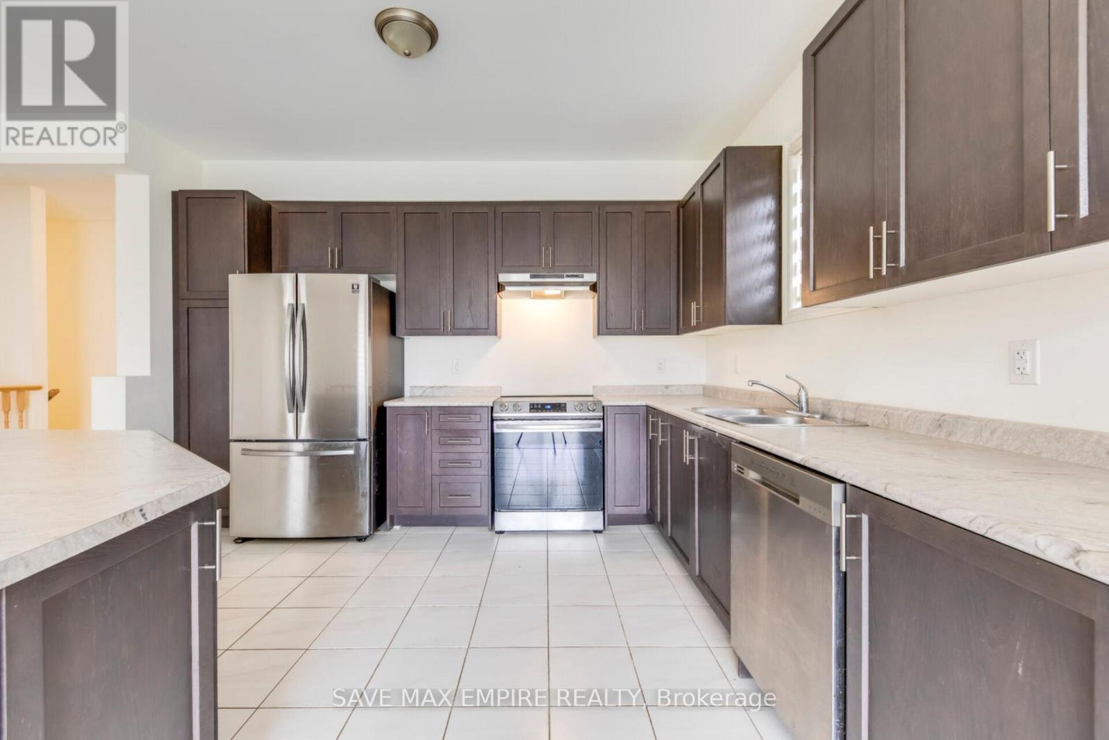 1207 Green Acres Drive, Fort Erie, Ontario  L2A 0C9 - Photo 10 - X12464218