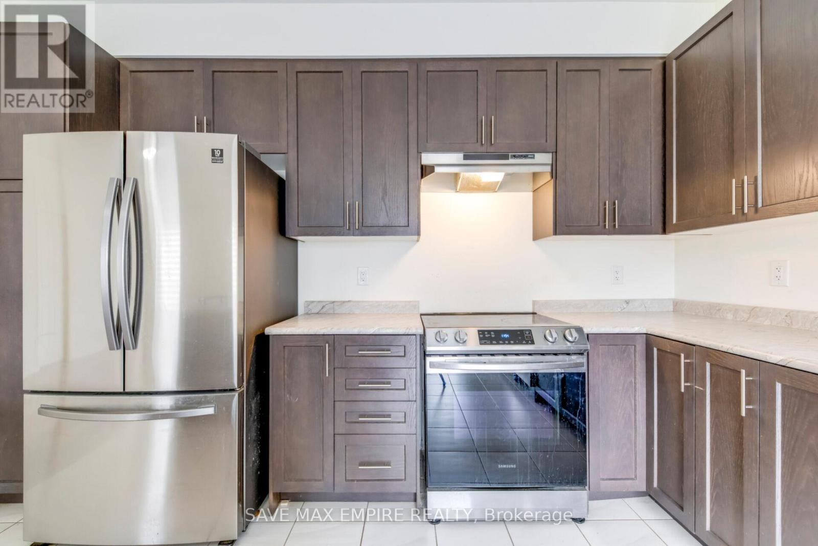 1207 Green Acres Drive, Fort Erie, Ontario  L2A 0C9 - Photo 12 - X12464218