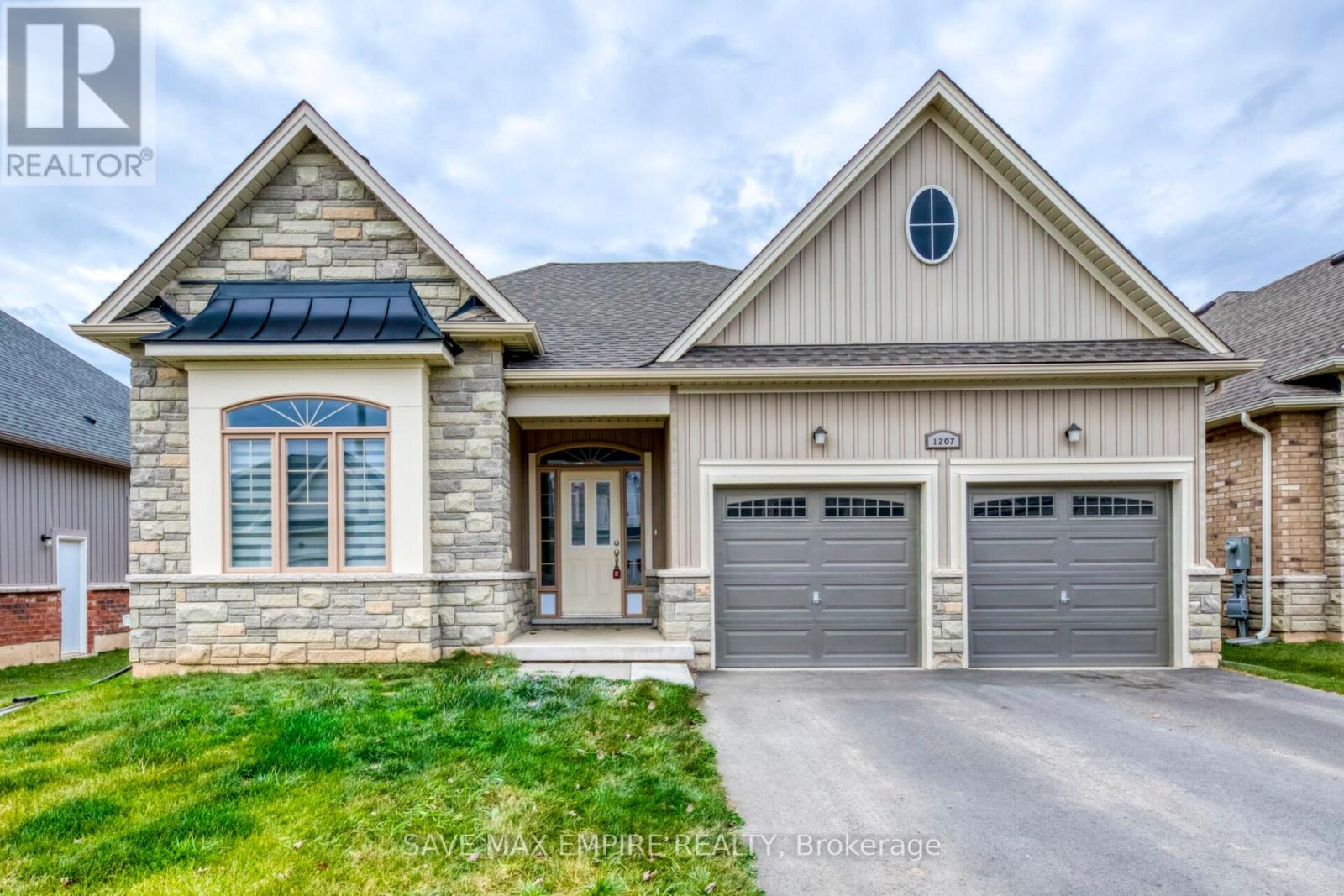 1207 Green Acres Drive, Fort Erie, Ontario  L2A 0C9 - Photo 2 - X12464218