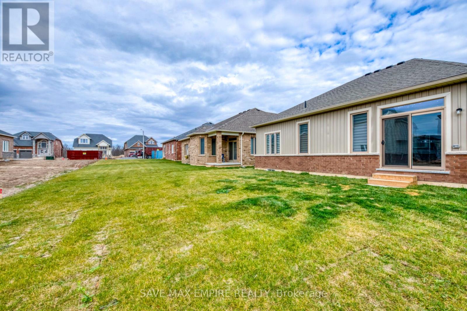 1207 Green Acres Drive, Fort Erie, Ontario  L2A 0C9 - Photo 37 - X12464218