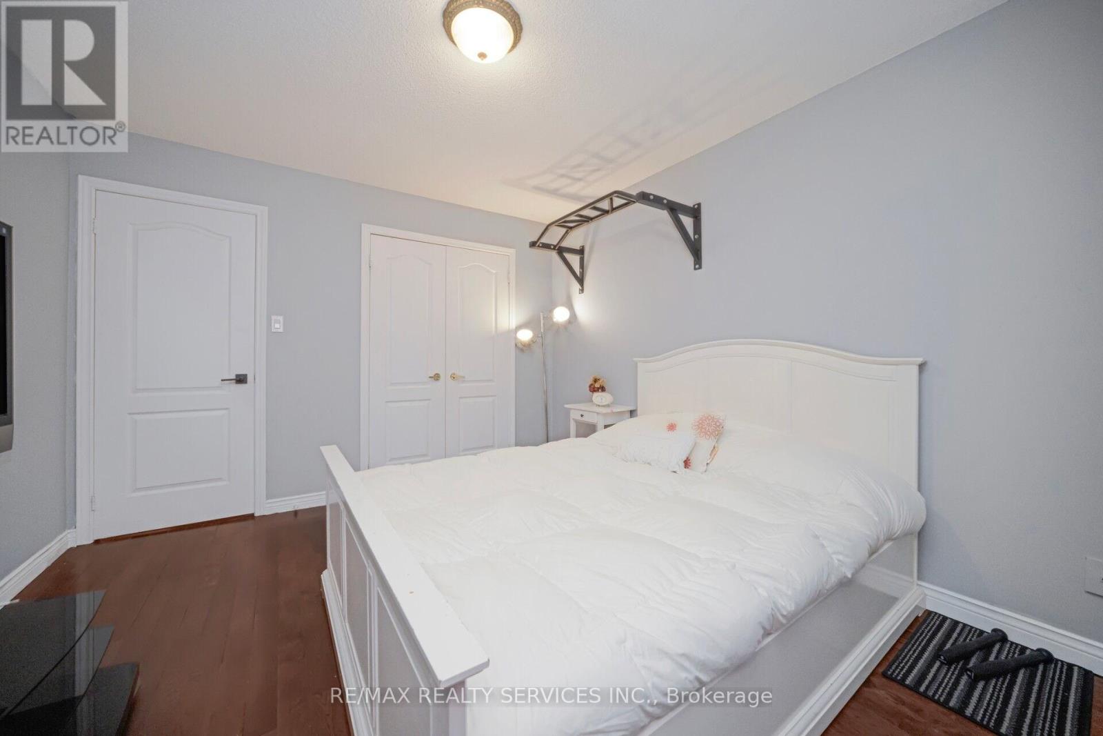 74 Leeward Drive N, Brampton, Ontario  L6S 5V8 - Photo 22 - W12463887