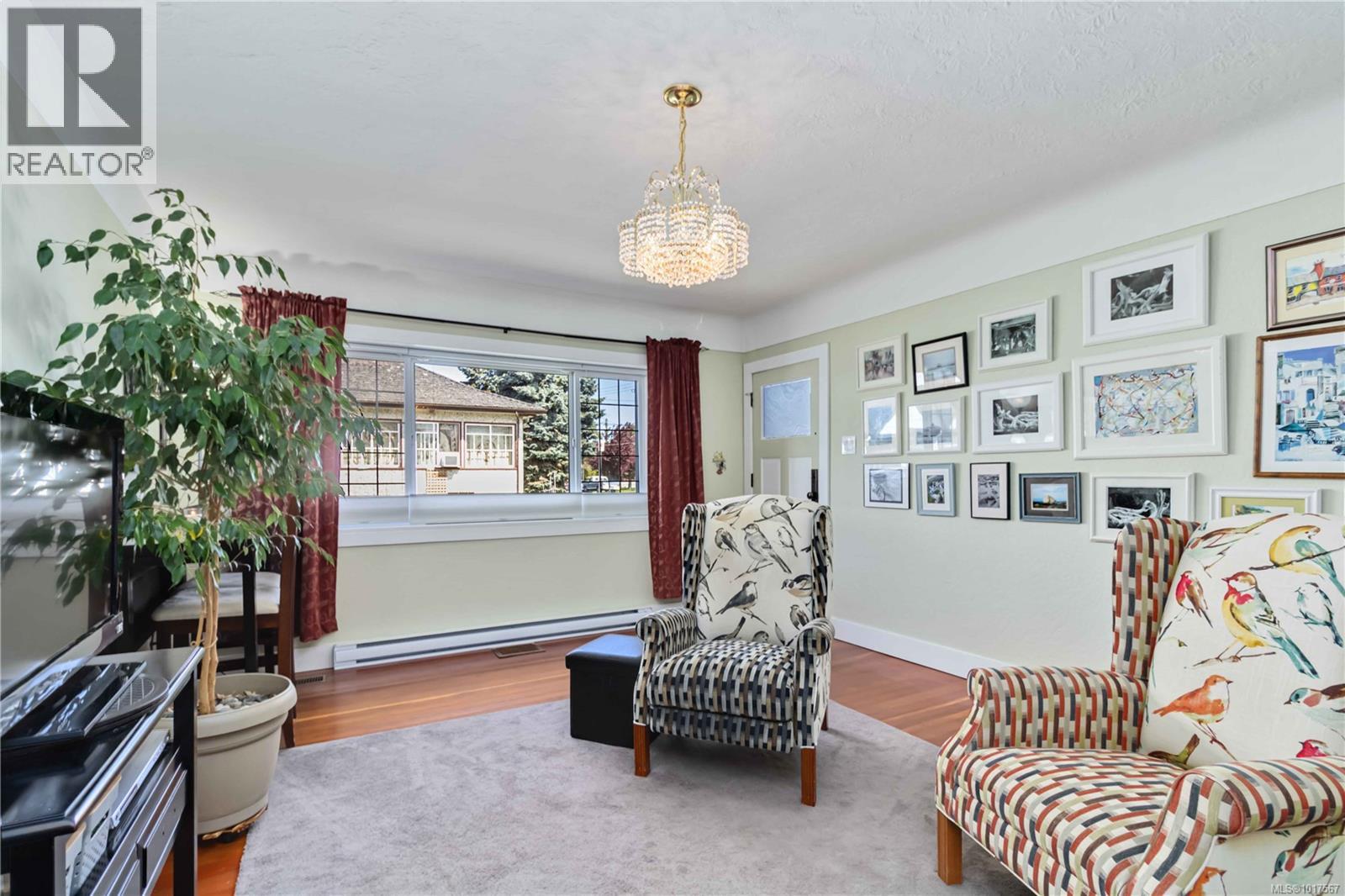 1727 Lillian Rd, Victoria, British Columbia  V8S 1L1 - Photo 6 - 1017567