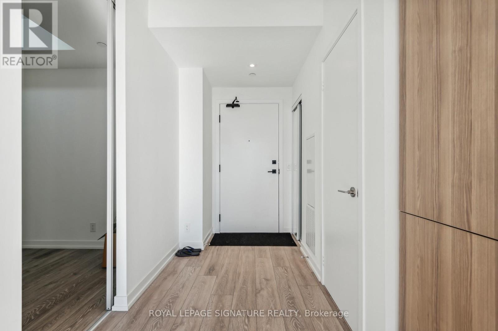 2315 - 55 Mercer Street, Toronto, Ontario  M5V 0W4 - Photo 2 - C12464228