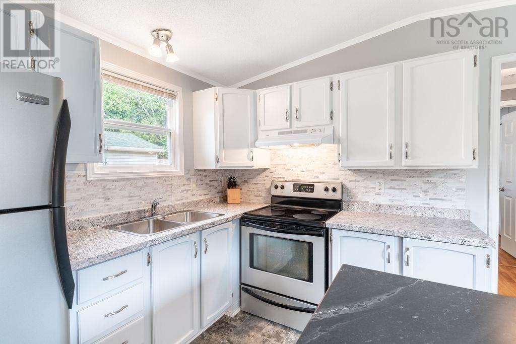 88 Brook Street, Middle Sackville, Nova Scotia  B4E 1B9 - Photo 14 - 202521334