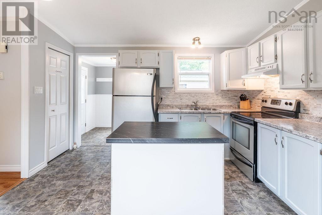 88 Brook Street, Middle Sackville, Nova Scotia  B4E 1B9 - Photo 9 - 202521334