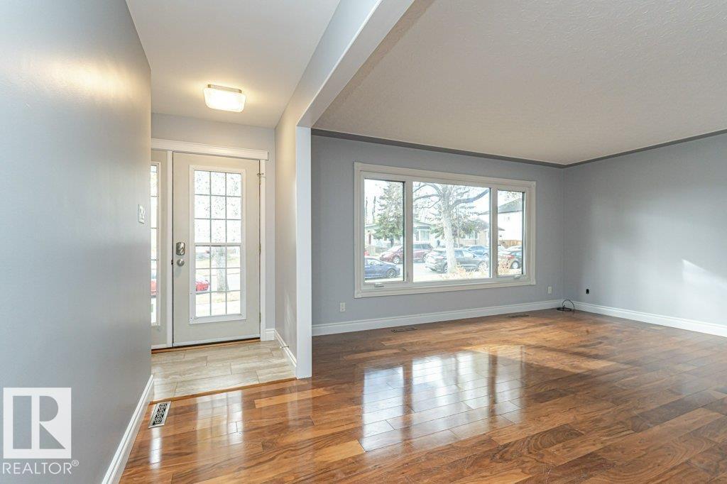 10432 64 Av Nw, Edmonton, Alberta  T6H 1S7 - Photo 4 - E4462202