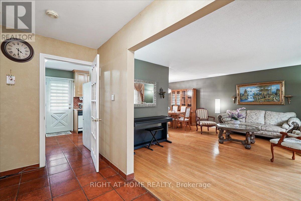 1 Sealstone Terrace, Toronto, Ontario  M1E 4J6 - Photo 7 - E12464247