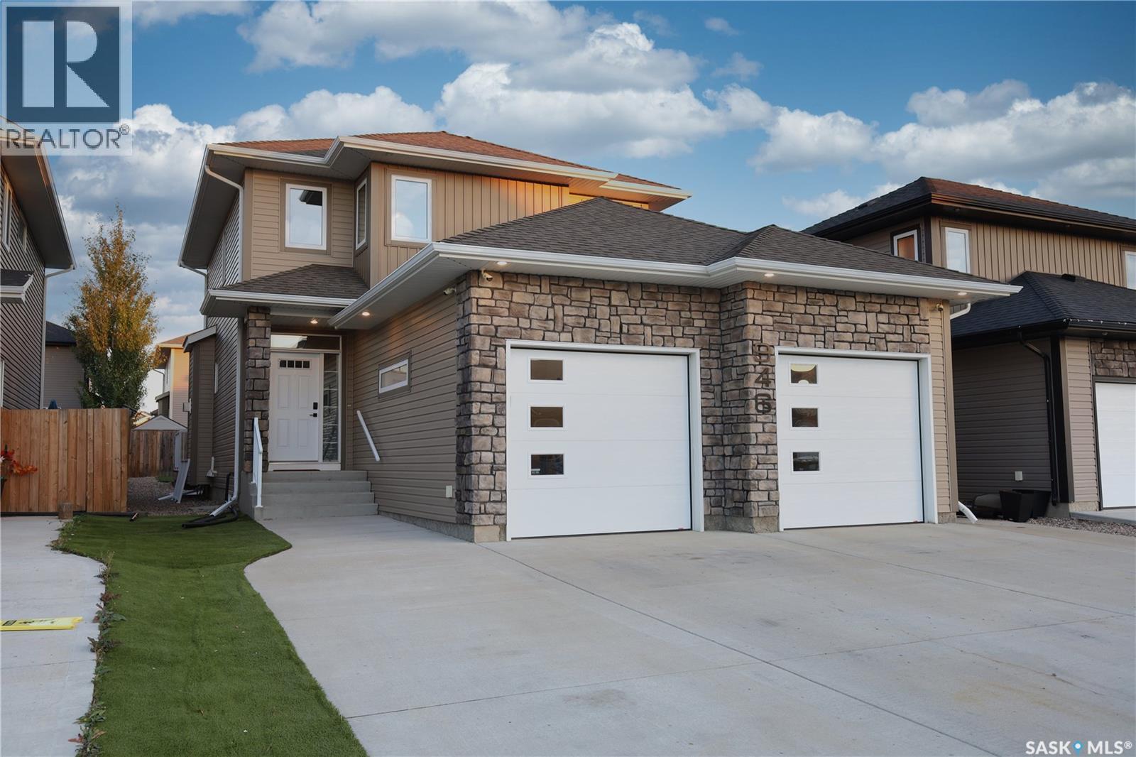 946 Pringle Cove, Saskatoon, Saskatchewan  S7T 0V6 - Photo 1 - SK020921
