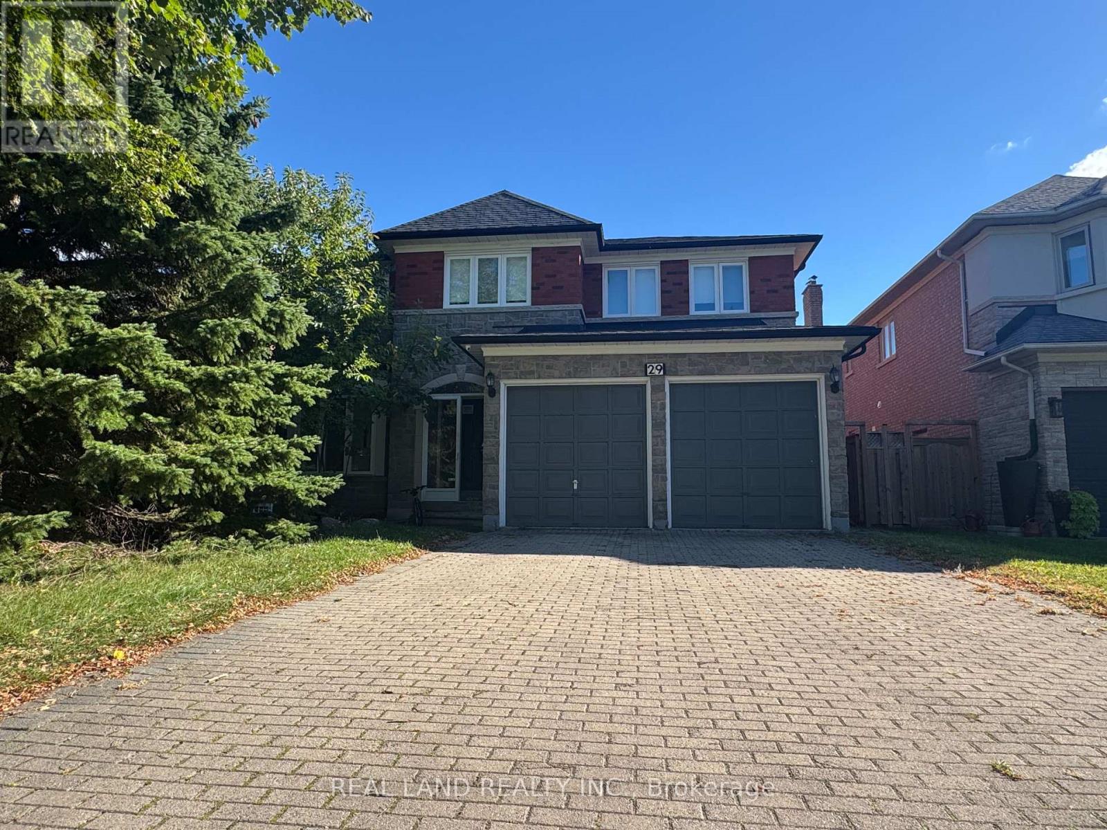 29 Mayfair Court, Richmond Hill, Ontario  L4B 3X7 - Photo 1 - N12464245