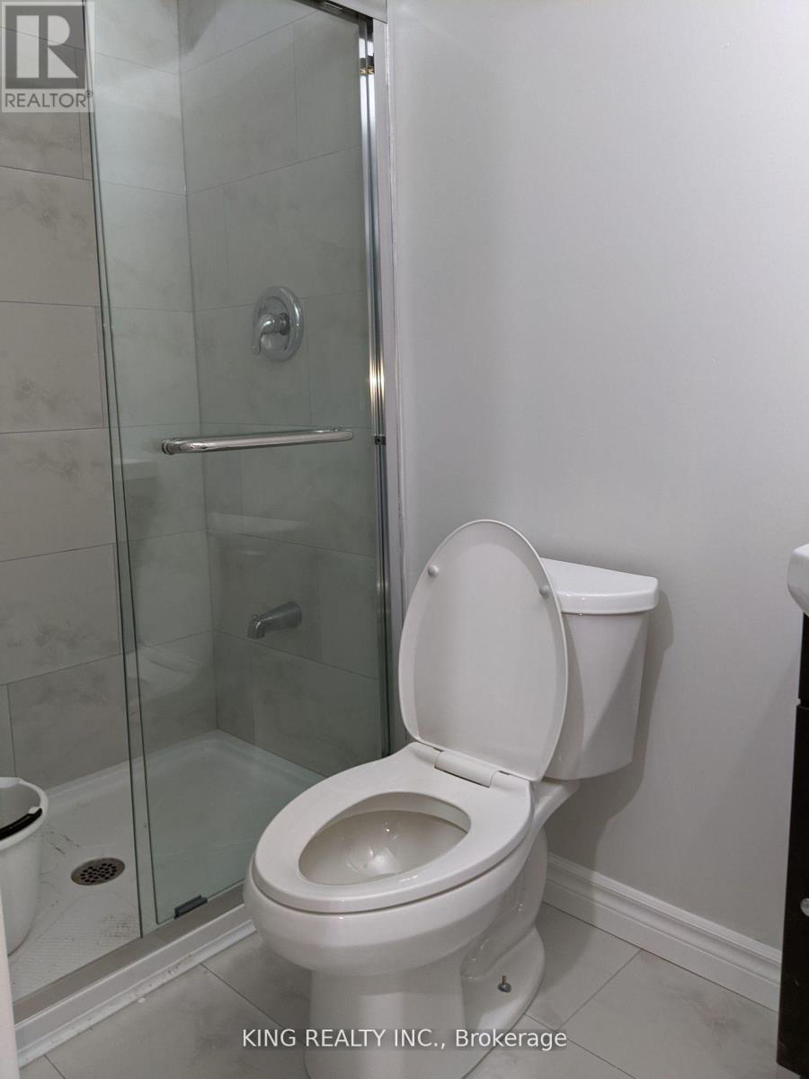 13 Fairfield Avenue, Brampton, Ontario  L6X 2H9 - Photo 21 - W12464239