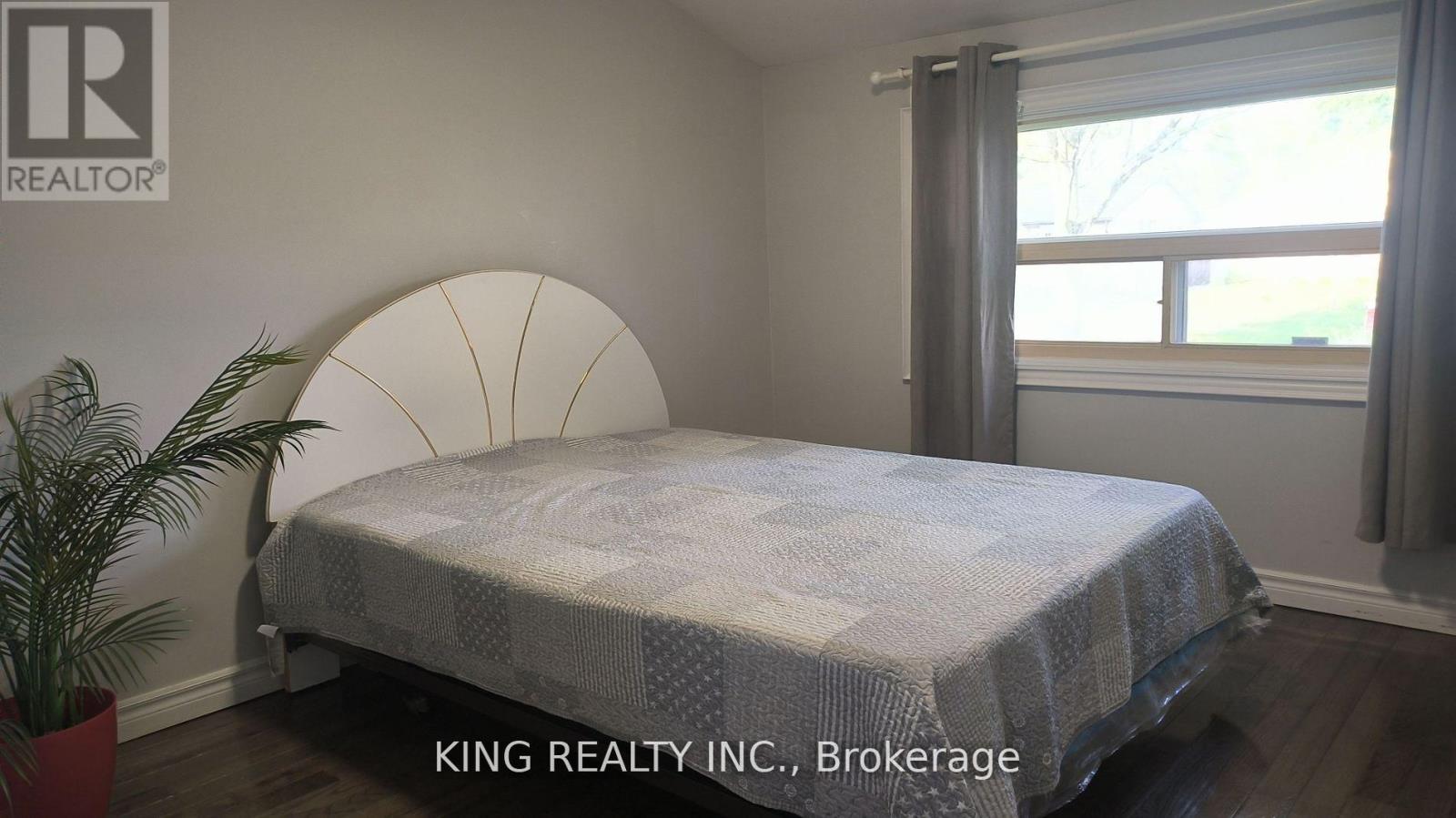 13 Fairfield Avenue, Brampton, Ontario  L6X 2H9 - Photo 6 - W12464239