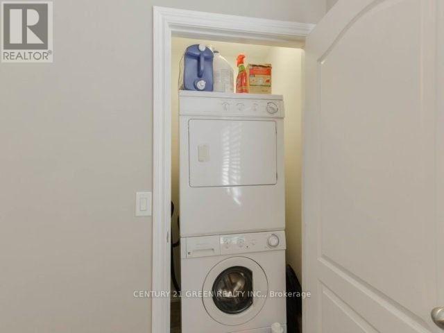 8 Bakewell Street, Brampton, Ontario  L6Y 0P9 - Photo 11 - W12464257