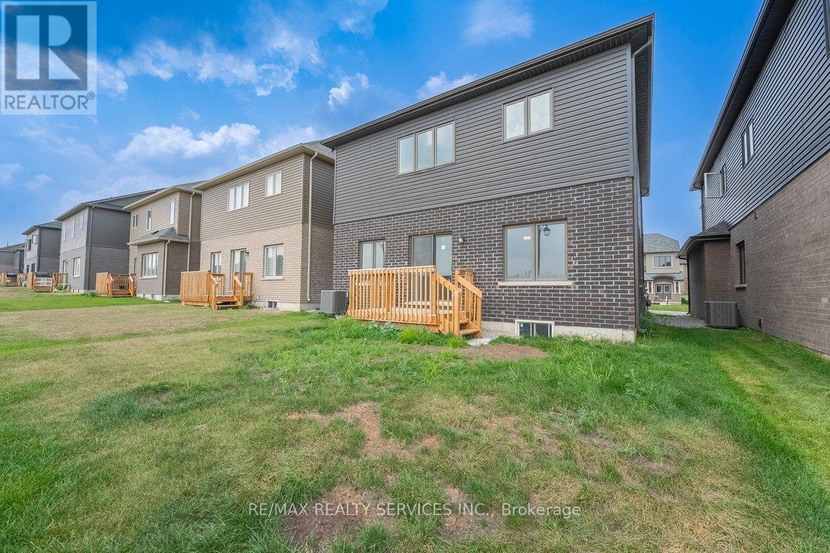 76 Hitchman Street, Brant, Ontario  N3L 0M1 - Photo 33 - X12464248