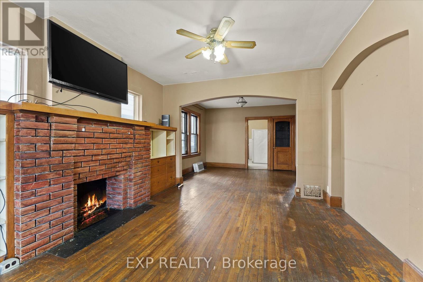 1427 Bruce Avenue, Windsor, Ontario  N8X 1X6 - Photo 4 - X12464250
