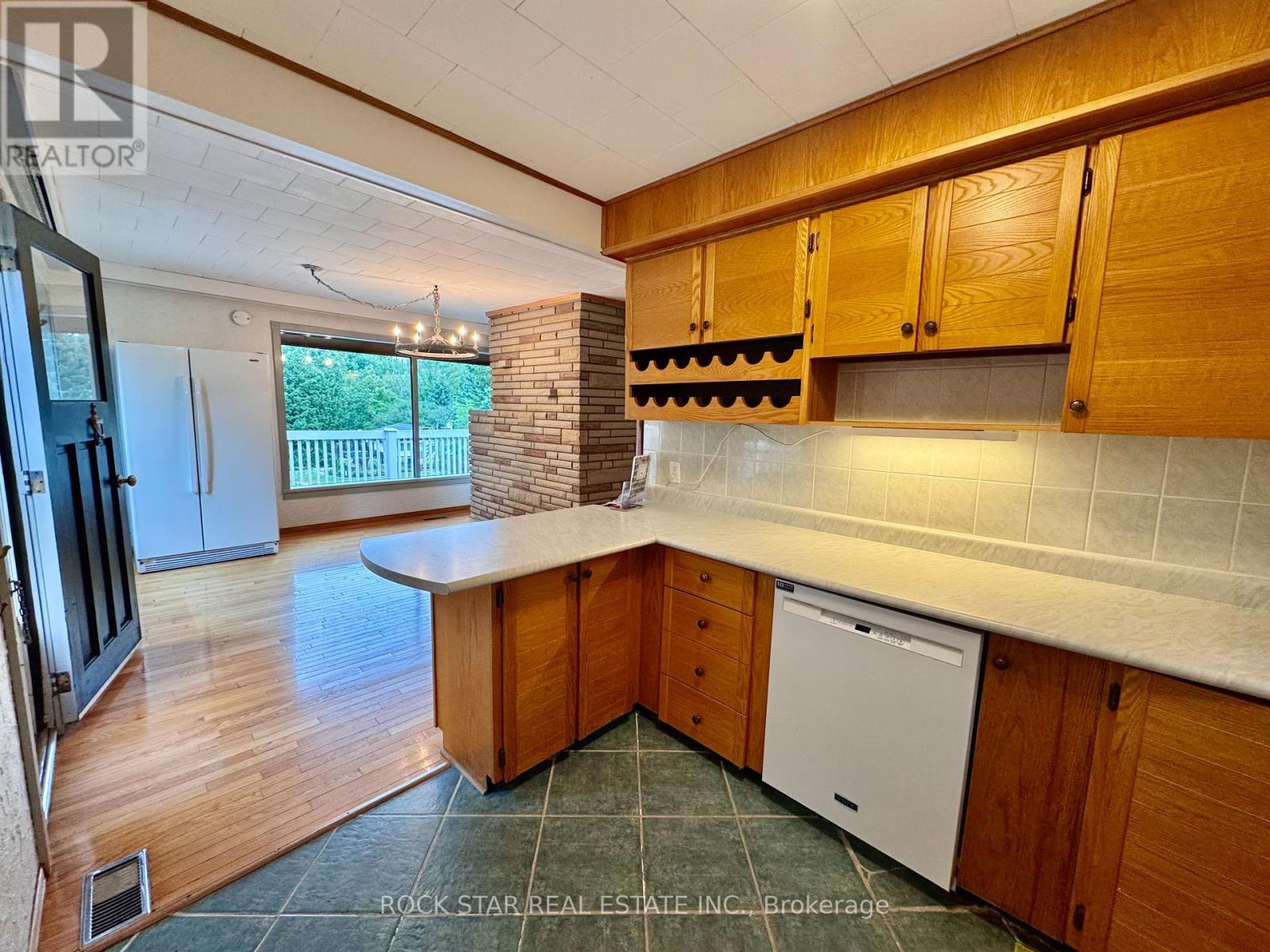 8 Pine River Crescent, Mulmur, Ontario  L9V 3H2 - Photo 11 - X12464252