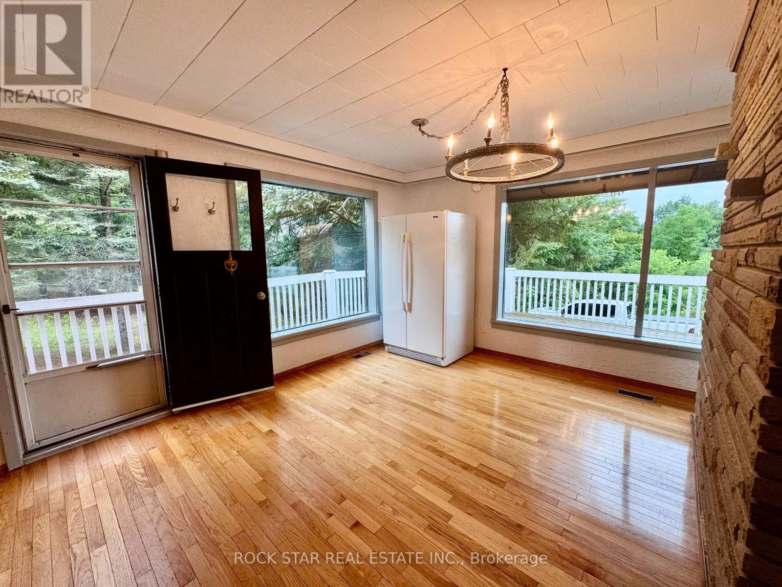 8 Pine River Crescent, Mulmur, Ontario  L9V 3H2 - Photo 12 - X12464252