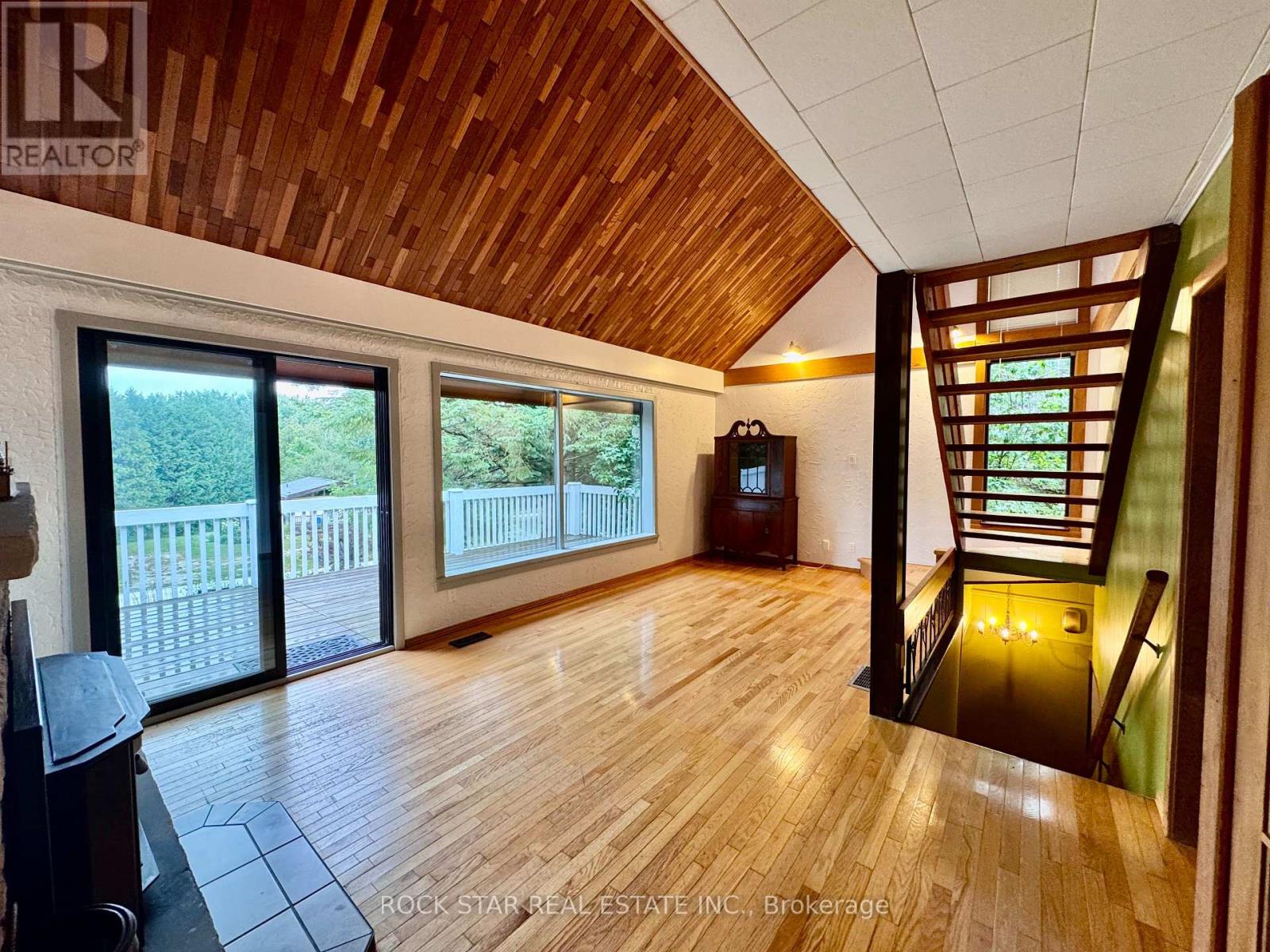 8 Pine River Crescent, Mulmur, Ontario  L9V 3H2 - Photo 13 - X12464252
