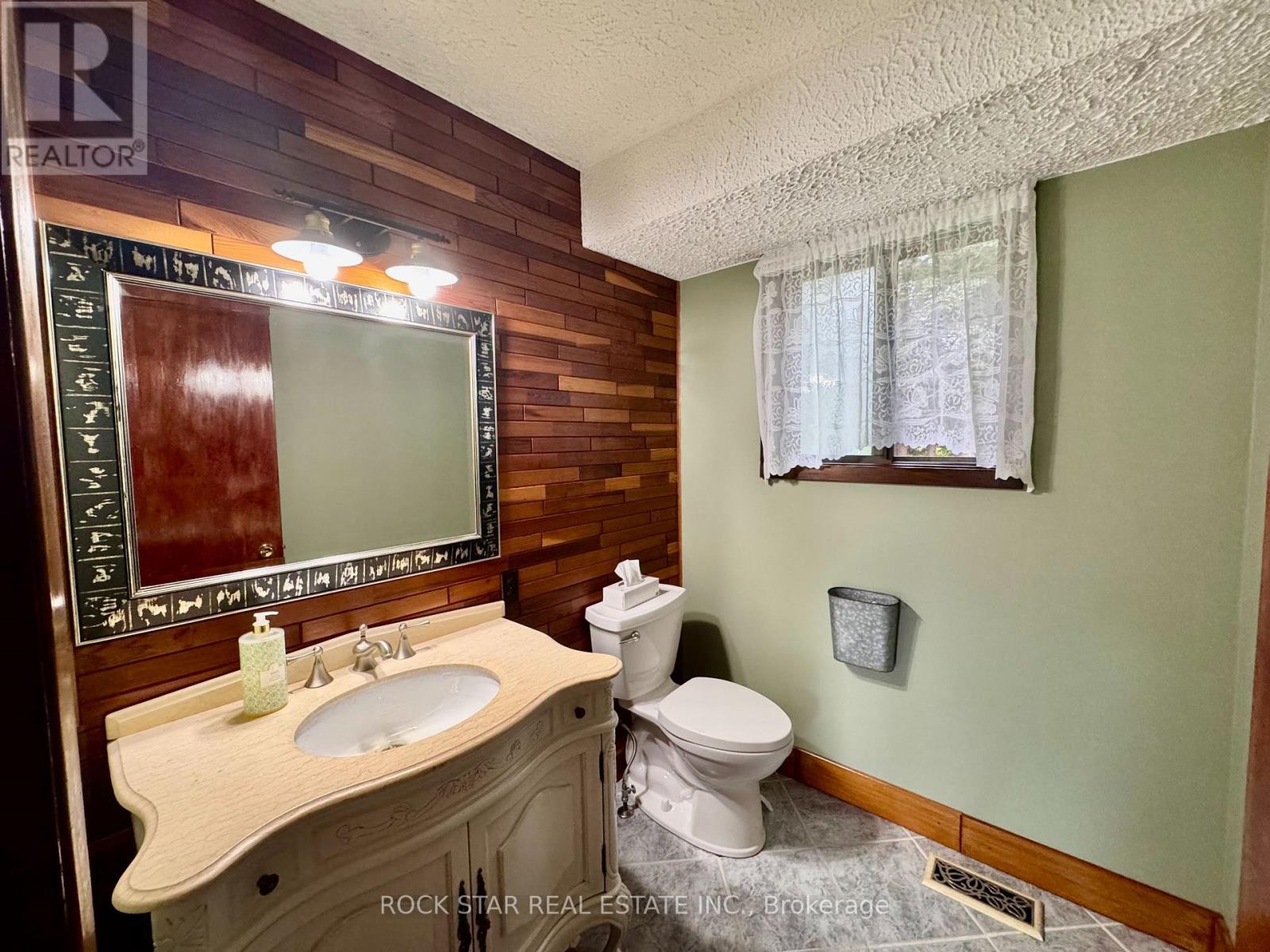 8 Pine River Crescent, Mulmur, Ontario  L9V 3H2 - Photo 21 - X12464252