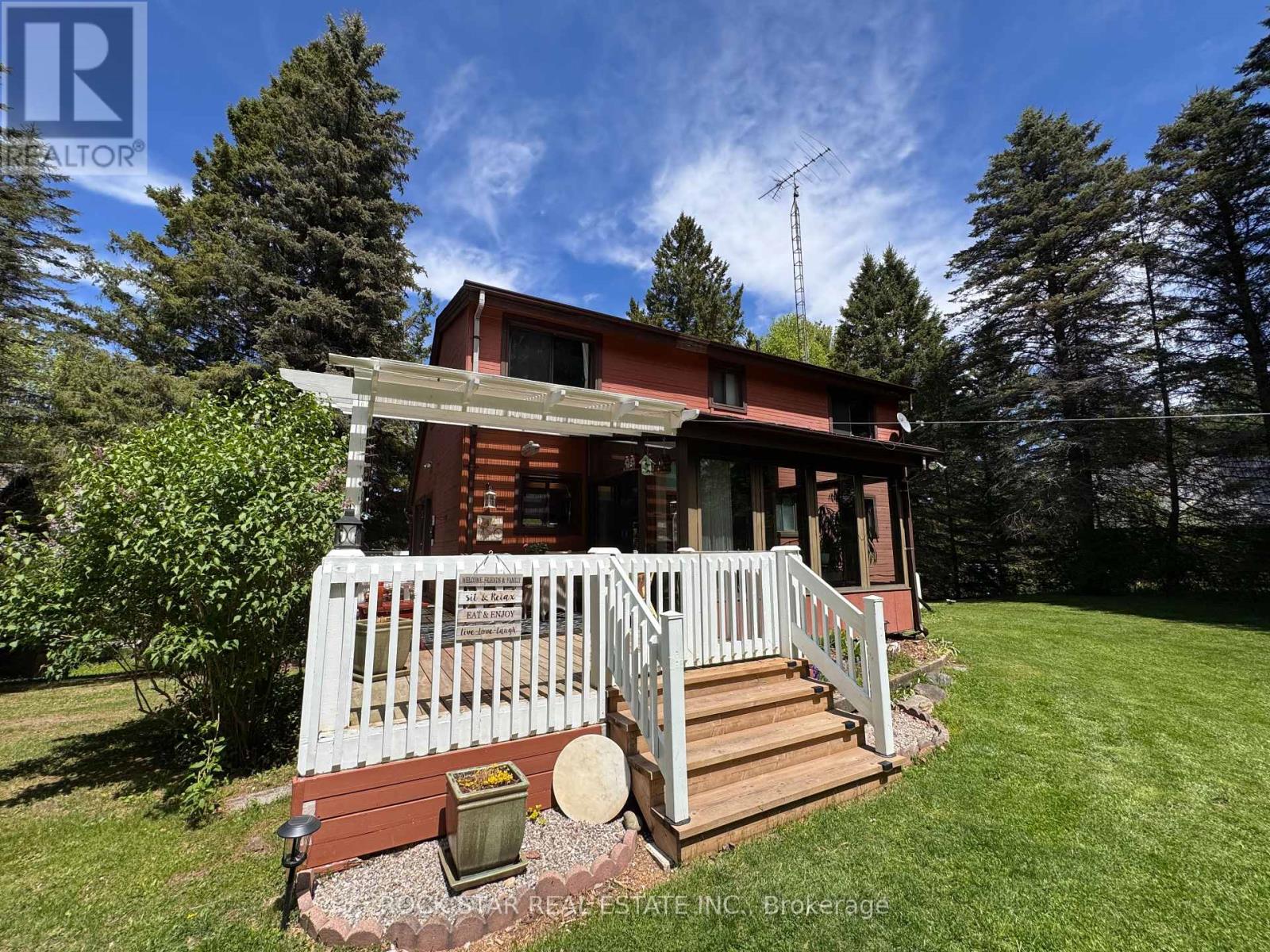8 Pine River Crescent, Mulmur, Ontario  L9V 3H2 - Photo 4 - X12464252