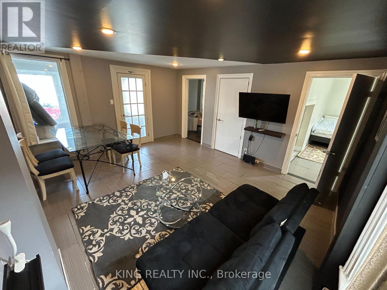 4729 Queen Street, Niagara Falls, Ontario  L2E 2M1 - Photo 15 - X12464276