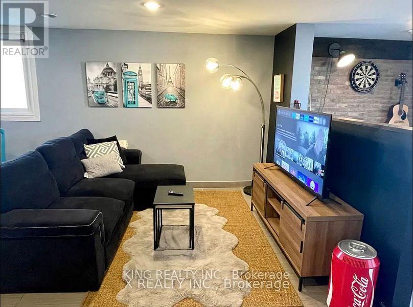 4729 Queen Street, Niagara Falls, Ontario  L2E 2M1 - Photo 23 - X12464276