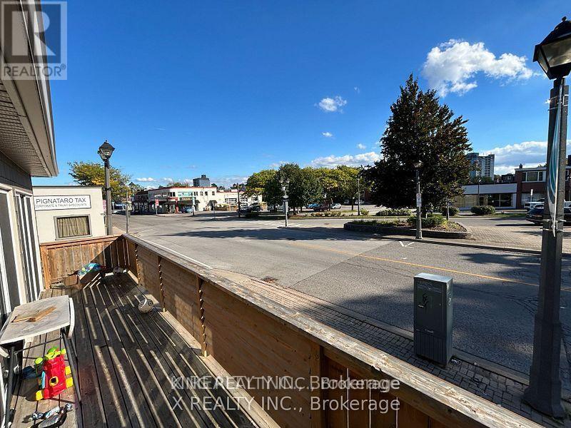 4729 Queen Street, Niagara Falls, Ontario  L2E 2M1 - Photo 5 - X12464276
