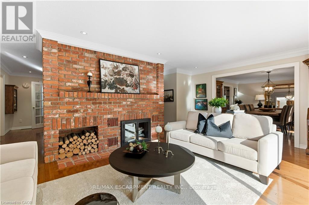 9 Mays Crescent, Hamilton, Ontario  L8B 0G4 - Photo 14 - X12464278