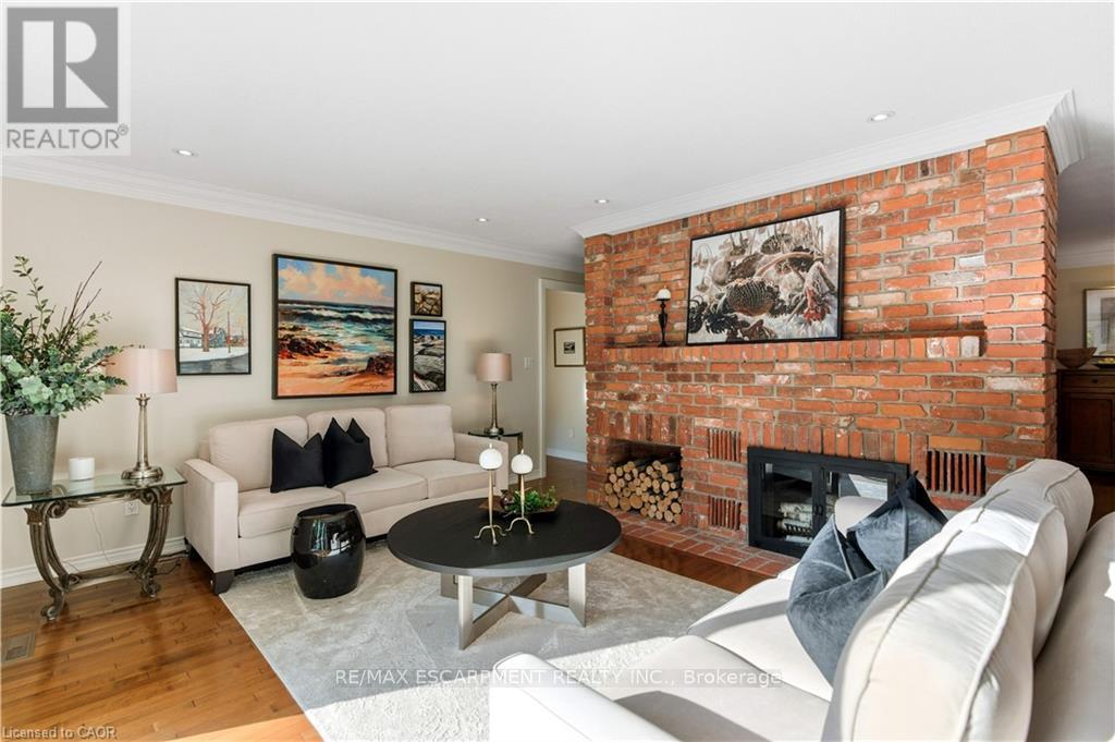 9 Mays Crescent, Hamilton, Ontario  L8B 0G4 - Photo 15 - X12464278