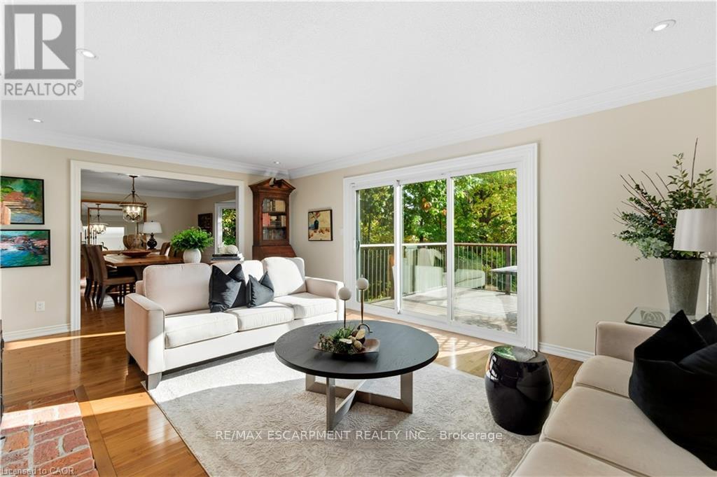 9 Mays Crescent, Hamilton, Ontario  L8B 0G4 - Photo 16 - X12464278
