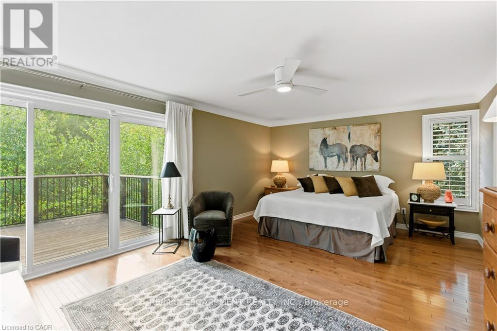 9 Mays Crescent, Hamilton, Ontario  L8B 0G4 - Photo 18 - X12464278