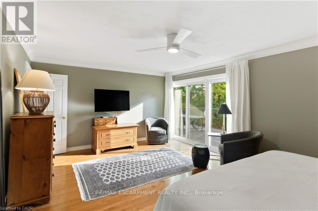 9 Mays Crescent, Hamilton, Ontario  L8B 0G4 - Photo 20 - X12464278