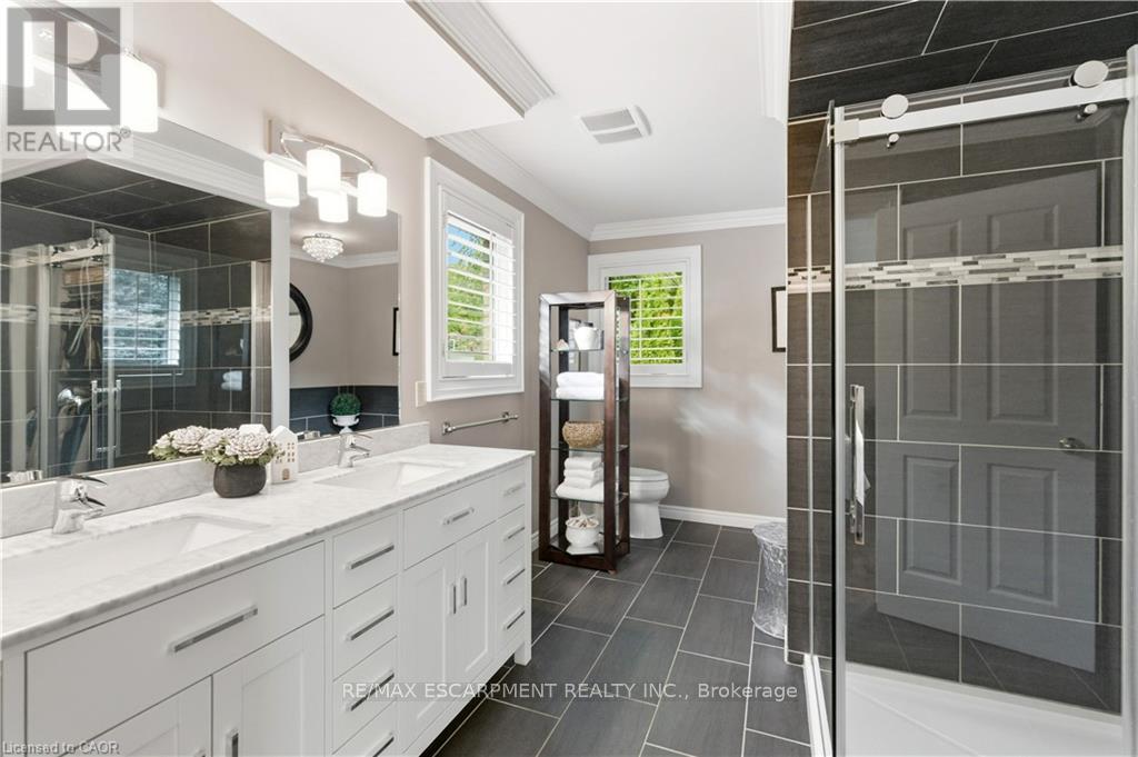 9 Mays Crescent, Hamilton, Ontario  L8B 0G4 - Photo 21 - X12464278