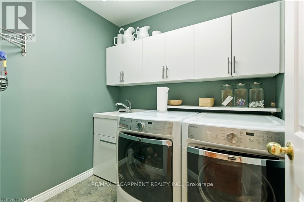 9 Mays Crescent, Hamilton, Ontario  L8B 0G4 - Photo 24 - X12464278