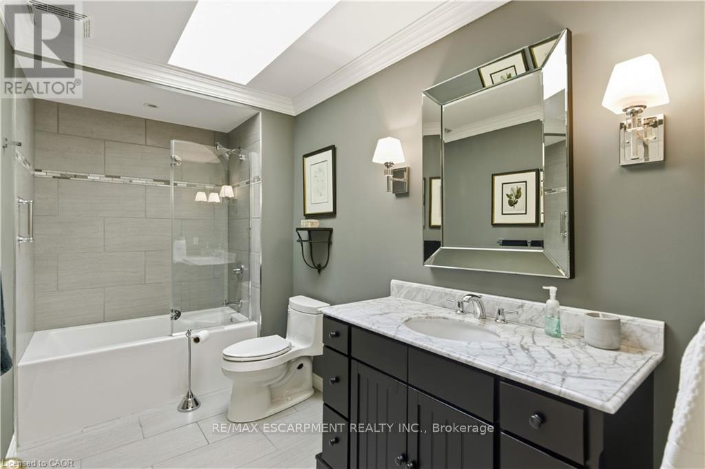 9 Mays Crescent, Hamilton, Ontario  L8B 0G4 - Photo 25 - X12464278