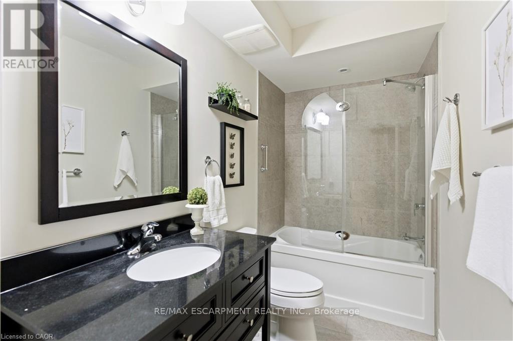 9 Mays Crescent, Hamilton, Ontario  L8B 0G4 - Photo 31 - X12464278
