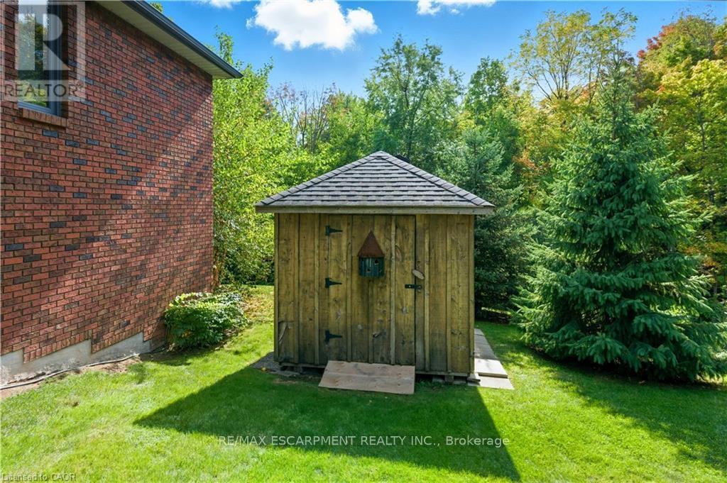 9 Mays Crescent, Hamilton, Ontario  L8B 0G4 - Photo 44 - X12464278
