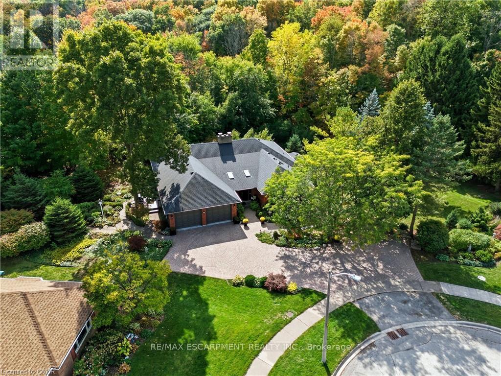 9 Mays Crescent, Hamilton, Ontario  L8B 0G4 - Photo 48 - X12464278