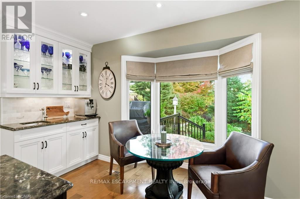 9 Mays Crescent, Hamilton, Ontario  L8B 0G4 - Photo 9 - X12464278