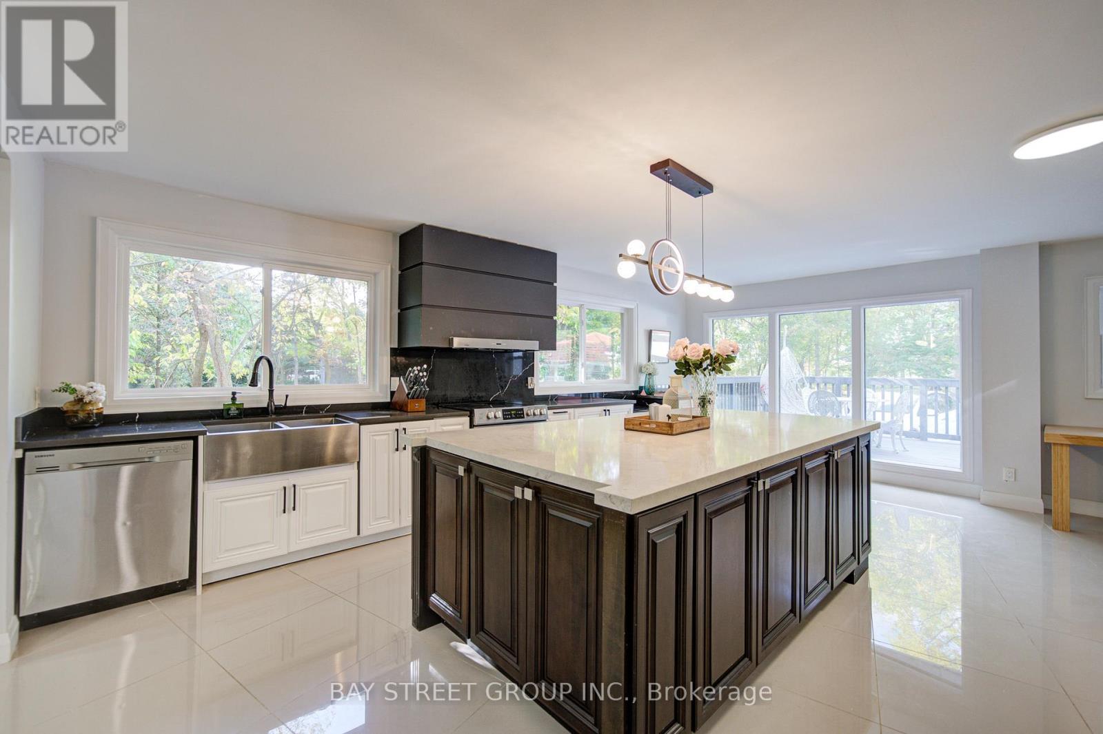 14874 Niagara River Parkway, Niagara-On-The-Lake, Ontario  L0S 1J0 - Photo 15 - X12464288